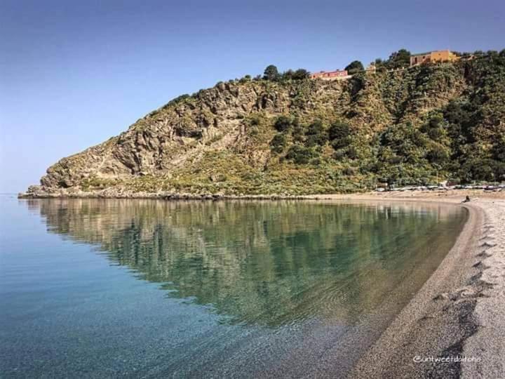 הוילה Condro Lontano Dal Caos A Due Passi Dal Mare מראה חיצוני תמונה
